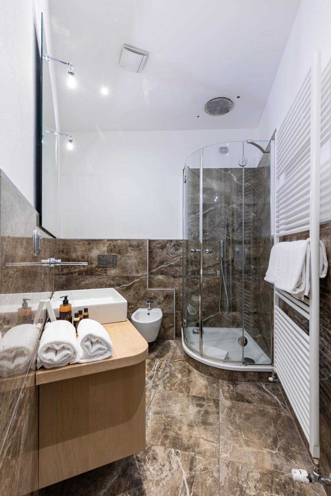 La Corte - Seta Apartment เบลลาโจ ภายนอก รูปภาพ