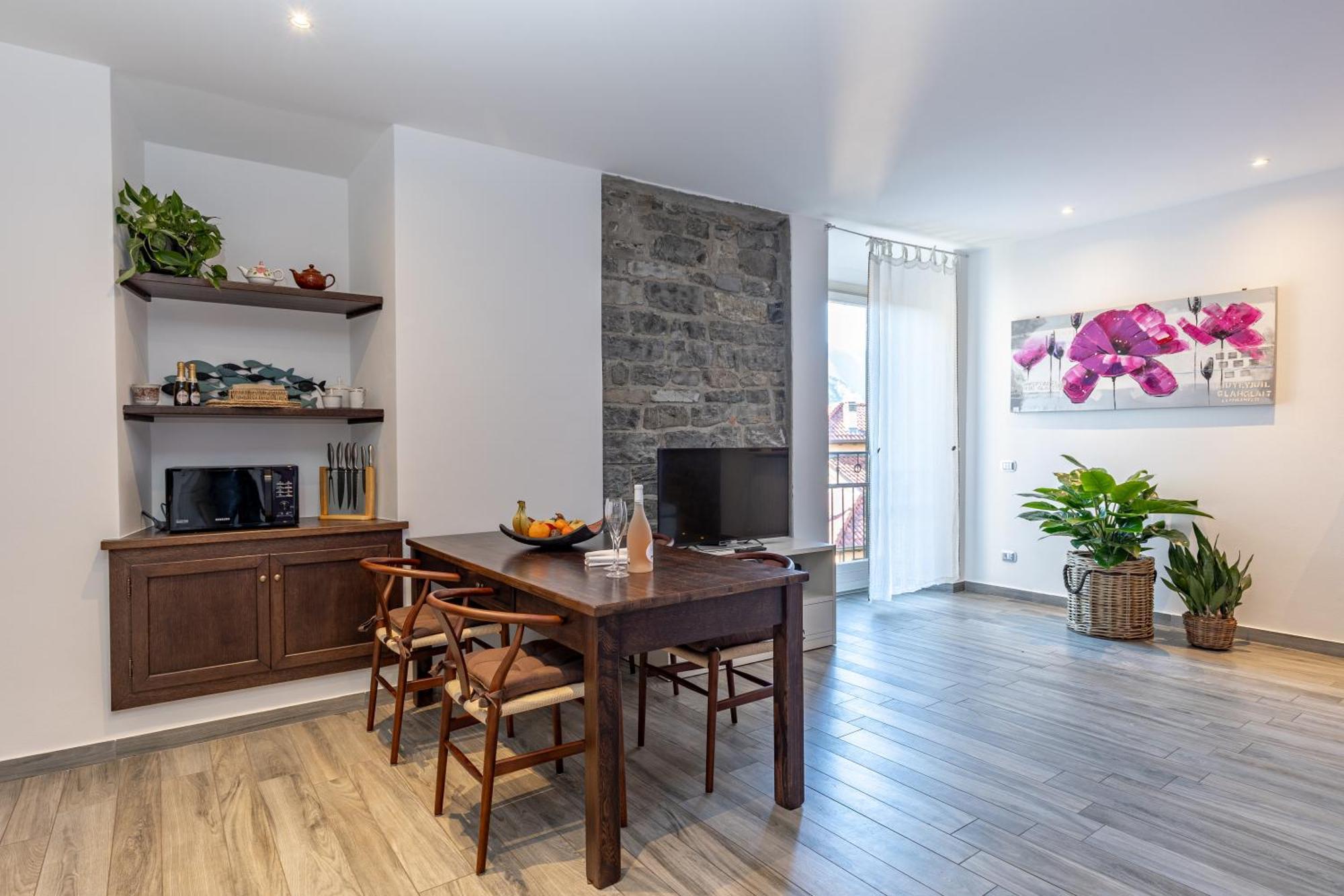 La Corte - Seta Apartment เบลลาโจ ภายนอก รูปภาพ